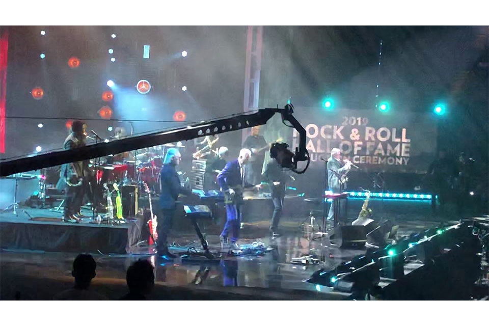 ロキシー・ミュージックが「ロックの殿堂」入りセレモニーで6曲披露