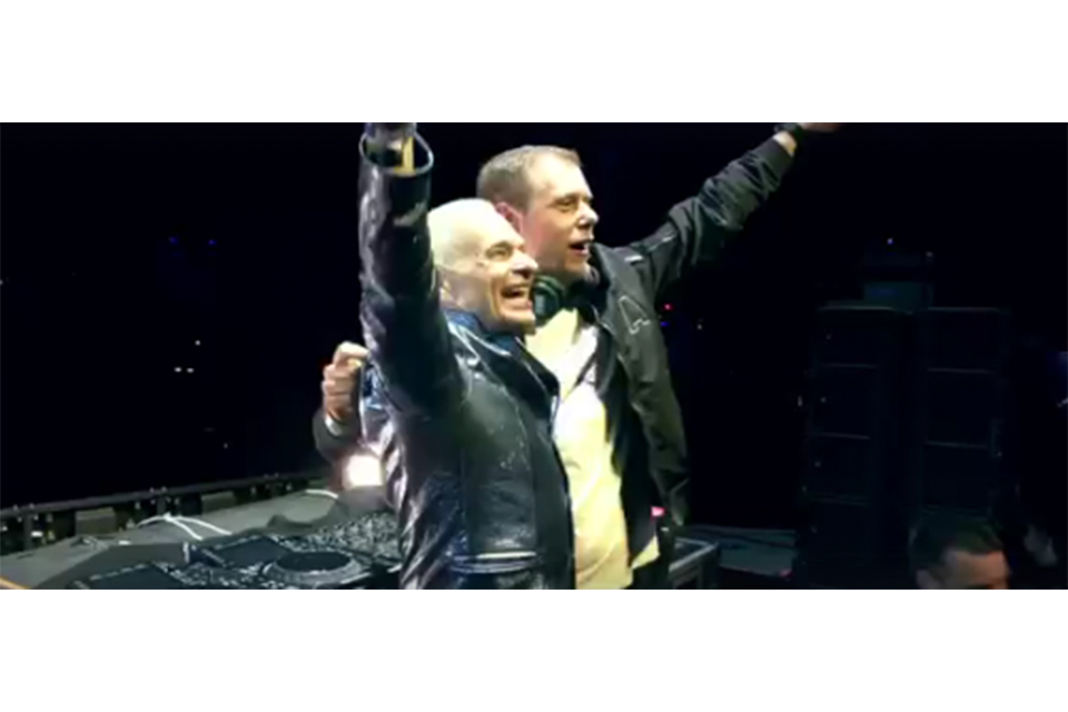 デヴィッド・リー・ロスがダンス音楽のフェスでEDMのスーパースターと「ジャンプ」をコラボ