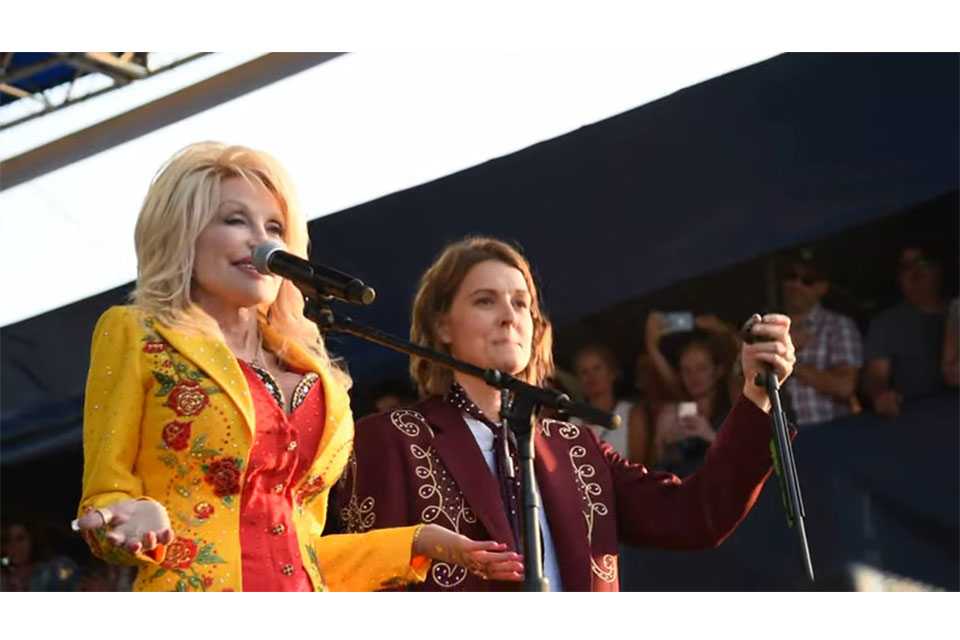 ドリー・パートンとブランディ・カーライルが「I Will Always Love You」をデュエット