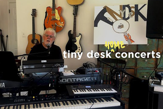 マイケル・マクドナルド、自宅で撮影した「Tiny Desk Concert」のパフォーマンス映像公開