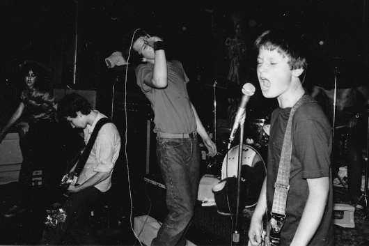 1980年発売レッド・クロスのEP・40周年記念盤、5曲のデモを追加したバンド誕生のドキュメント的作品登場！