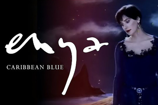 エンヤの名曲「カリビアン・ブルー」の4Kミュージック・ビデオが「オンリー・タイム」に続いて公開！