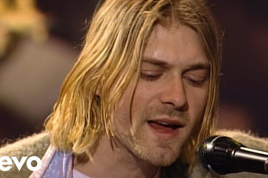 カート・コバーンが1993年の『MTV Unplugged』で使用したギターがオークションに