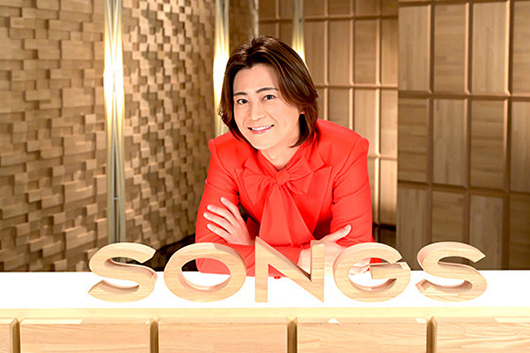 氷川きよし、NHK人気番組『SONGS』にて、クイーン写真をバックに和訳「ボヘミアン・ラプソディ」を熱唱！