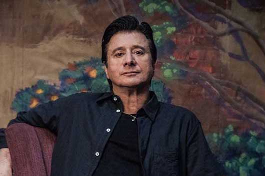 スティーヴ・ペリー、ソロ・アルバム『Traces』のアコースティック・ヴァージョン12月発売