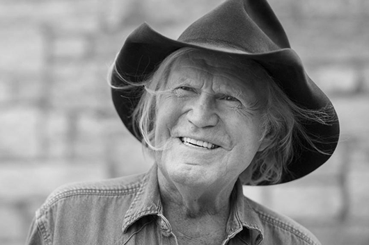 アウトロー・カントリーのパイオニア、ビリー・ジョー・シェイヴァーが81歳で死去