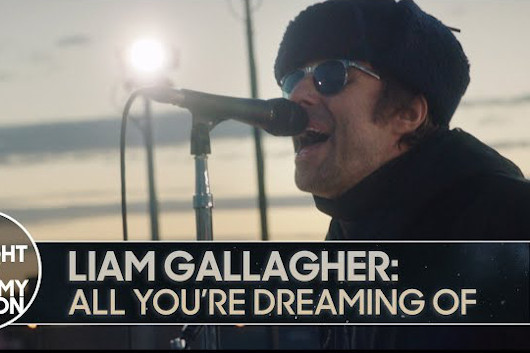 リアム・ギャラガー、米TV番組で披露した「All You’re Dreaming Of」のパフォーマンス映像公開