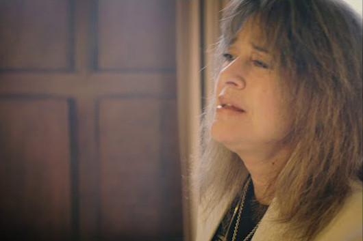 スージー・クアトロ、クリスマス・シングル「My Heart And Soul」のミュージック・ビデオ公開