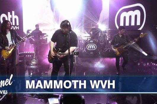 ウルフギャング・ヴァン・ヘイレン率いるマンモスWVH、米TV番組で初ライヴを披露