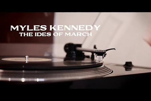 マイルス・ケネディ、新ソロ・アルバムからタイトル曲「The Ides Of March」のMV公開