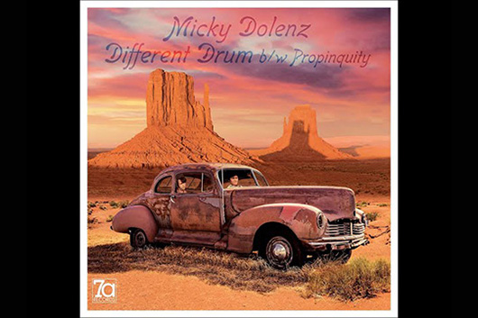 ミッキー・ドレンツ、新作『Dolenz Sings Nesmith』から「Different Drum」と「Propinquity」のプロモーション・ビデオ公開