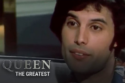 クイーン結成50周年記念YouTubeシリーズ「Queen The Greatest」、第9弾「1976年 愛にすべてを」公開