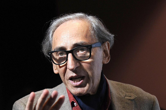 本国で “巨匠” と称されるイタリア人シンガー／ソングライター、フランコ・バッティアートが76歳で死去