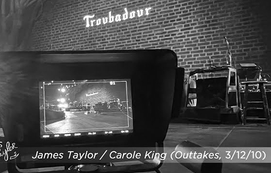 ジェイムス・テイラー＆キャロル・キング、2011年公開のドキュメンタリー『Troubadours』からアウトテイク映像公開