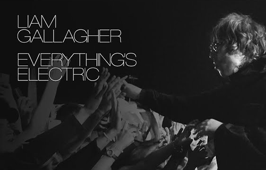 リアム・ギャラガー、最新シングル「Everything’s Electric」のオフィシャルMV公開