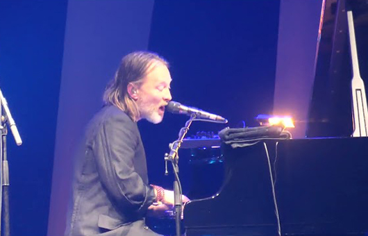 トム・ヨーク、ソロ・ライヴでレディオヘッドのレア曲やザ・スマイルの「Pana-vison」を初披露