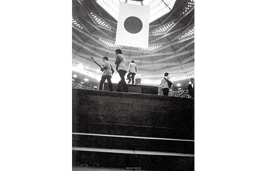 ザ・ビートルズ唯一の来日公演「武道館公演」のポスターが6月30日に発売決定
