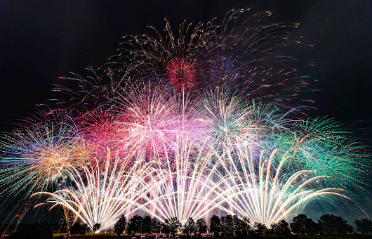 ストーンズ公認！ 都市型花火エンターテインメント！ 7月6日東京競馬場