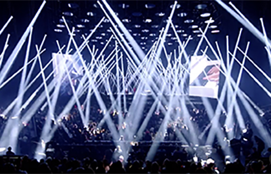 ABBAのデジタル・コンサート「Voyage」がロンドンで開幕、最新技術によるヴァーチャルABBAの公演。プレミア公演には4人が揃って登場