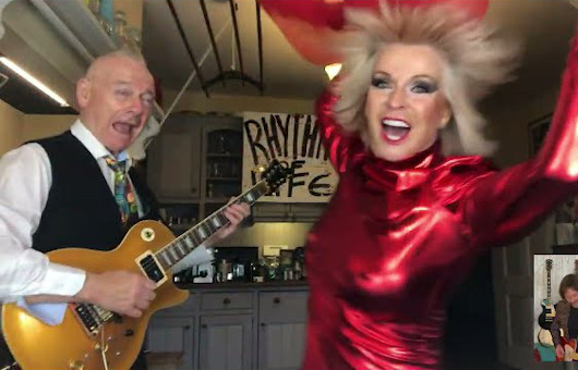 ロバート・フリップ＆妻のトーヤ、グレイス・ジョーンズの「Slave To The Rhythm」をカヴァー