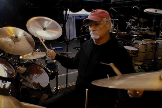 ビル・クルーツマンの息子が監督、ドラマーの姿を描いたドキュメンタリー『Let There Be Drums!』トレーラー公開