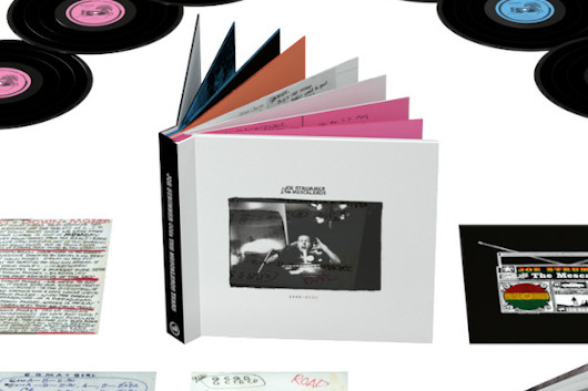 ジョー・ストラマー＆ザ・メスカレロスの新ボックスセット『Joe Strummer 002』、9月発売