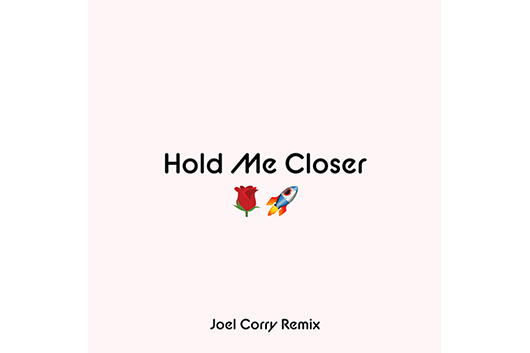 エルトン・ジョンとブリトニー・スピアーズの大好評コラボ曲「Hold Me Closer」のリミックスが配信開始