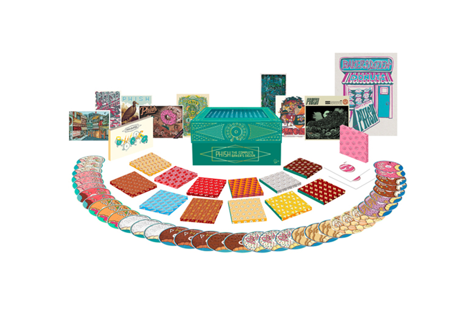 フィッシュがCD36枚入りのライヴ・ボックスセット『Complete Baker’s Dozen』を発売
