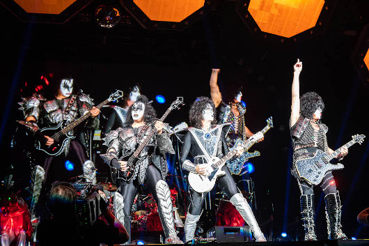 KISS来日公演ライヴ・レポート到着。セットリストがプレイリストに