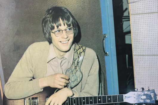 ヤードバーズのオリジナル・ギタリスト、アンソニー・“トップ”・トプハムが75歳で死去