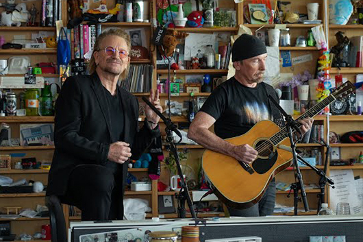 U2『ソングス・オブ・サレンダー』に寄せられた日本のミュージシャンや著名人コメントが公開。海外メディアでのパフォーマンス映像も