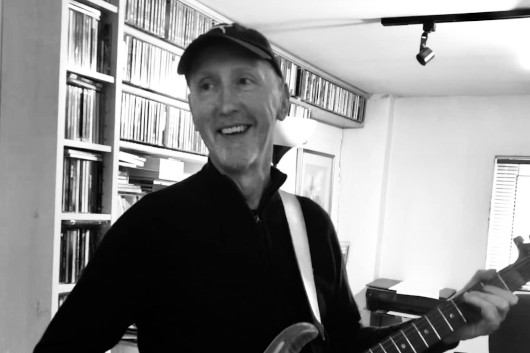 アラン・パーソンズ・プロジェクト／ケイト・ブッシュのギタリスト、イアン・ベアンソンが69歳で死去