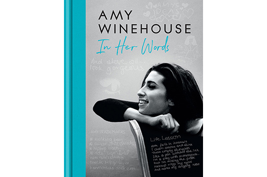 エイミー・ワインハウスの日記や歌詞、写真をまとめたハードカヴァー本、8月発売