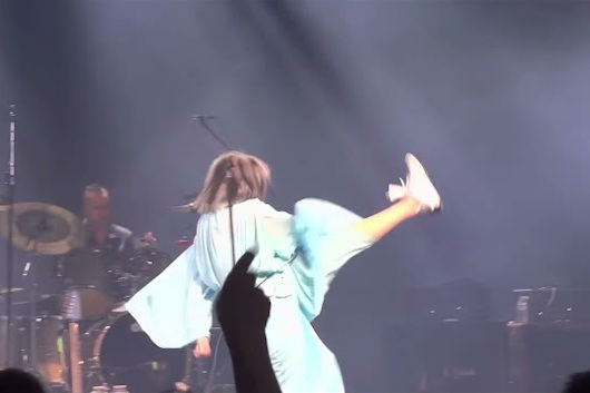 スージー＆ザ・バンシーズのスージー・スー、ブリュッセルでソロ公演