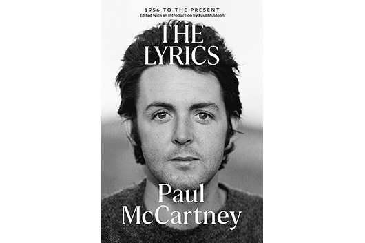ポール・マッカートニー、2021年のハードカヴァー本『The Lyrics』が拡大版ペーパーバックで11月発売