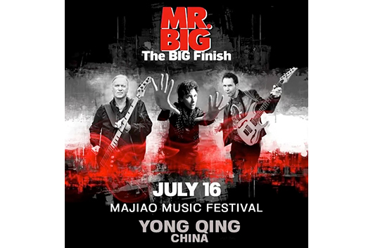 ミスター・ビッグ、新ツアー・ドラマーと中国のフェスで初公演。最後の日本ツアーは本日開幕