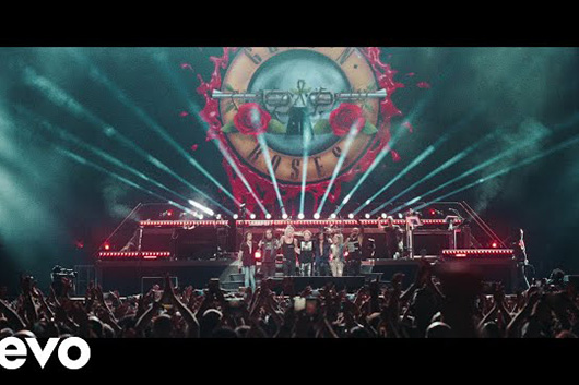 ガンズ・アンド・ローゼズ、新曲「Perhaps」のMVとライヴ映像公開