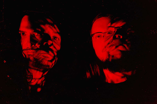 ジェームズ・シェイファー（Korn）とクリス・ハントによるエレクトロニック・プロジェクト、ヴェネラが始動。デビュー・アルバム10/18リリース
