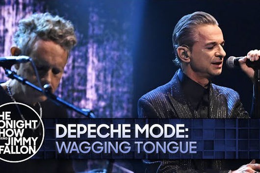 デペッシュ・モード、米TV番組で「Wagging Tongue」のパフォーマンスを披露