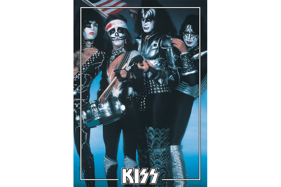 KISSがトレーディングカード発売40周年を記念して超豪華なカードセットを発売
