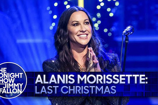 アラニス・モリセット、米TV番組でワム！の「Last Christmas」をカヴァー