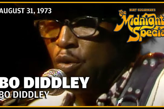 音楽番組『The Midnight Special』2本立てその2、ボ・ディドリー1958年の「Bo Diddley」ほか