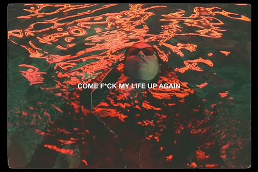 マーカス・キング、新曲「F*ck My Life Up Again」のリリック・ビデオ公開