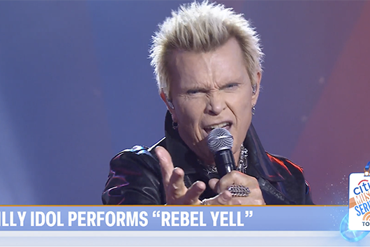 ビリー・アイドル、米TV番組で「Rebel Yell」をパフォーマンス