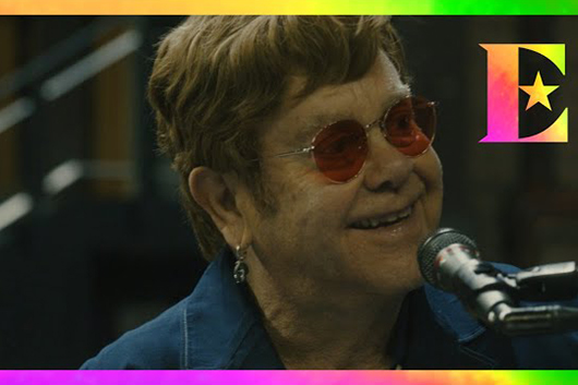 エルトン・ジョン、グラストンベリー・フェス史上最高動員を記録した昨年のパフォーマンス映像公開