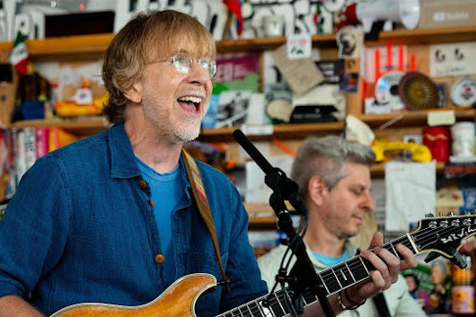 フィッシュ、米ラジオ番組『Tiny Desk Concert』とTV番組でパフォーマンスを披露