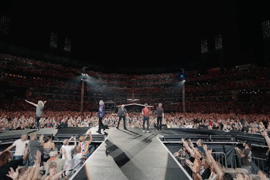 デフ・レパード、「The Summer Stadium Tour 2024」舞台裏映像「エピソード1」公開