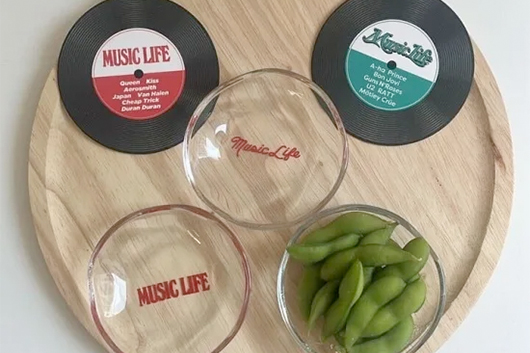 MUSIC LIFE 特製手びねり小皿2種（特典：レコード盤コースター2種1セット）