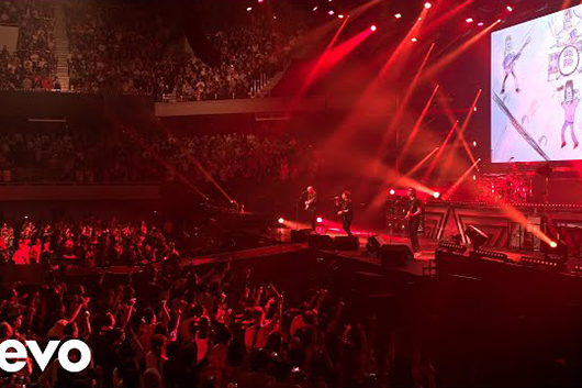 ミスター・ビッグ、9月発売の『The BIG Finish Live』から「Daddy, Brother, Lover, Little Boy」のライヴ映像公開