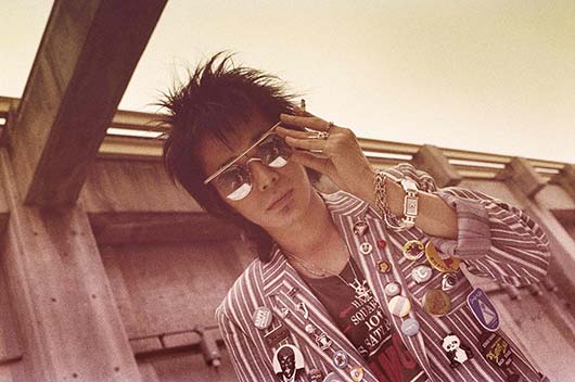 BOØWY、バンド史上初となるカプセルトイ発売。大ヒット・ピンズ